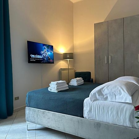 Royal Gardens Bed & Breakfast Caserta Bagian luar foto