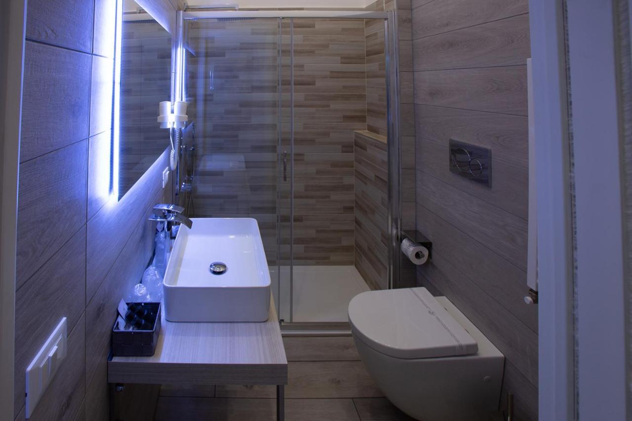 Royal Gardens Bed & Breakfast Caserta Bagian luar foto
