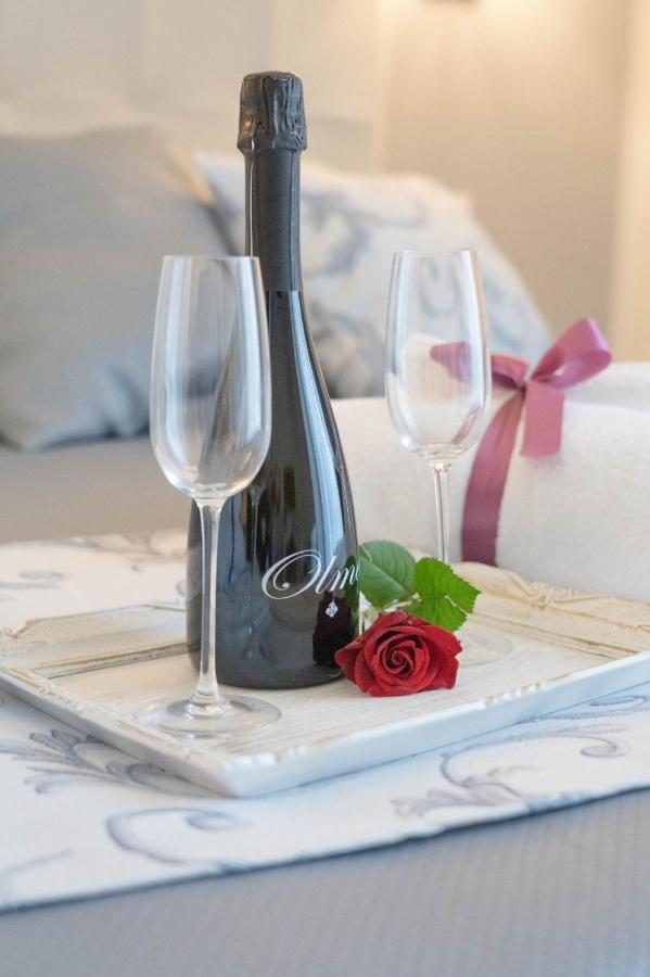 Royal Gardens Bed & Breakfast Caserta Bagian luar foto